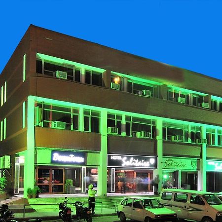 Hotel Solitaire Chandigarh - 10 Mins From Railway Station Экстерьер фото