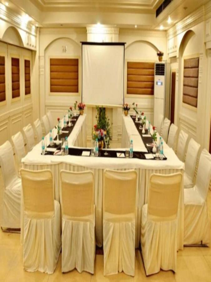 Hotel Solitaire Chandigarh - 10 Mins From Railway Station Экстерьер фото