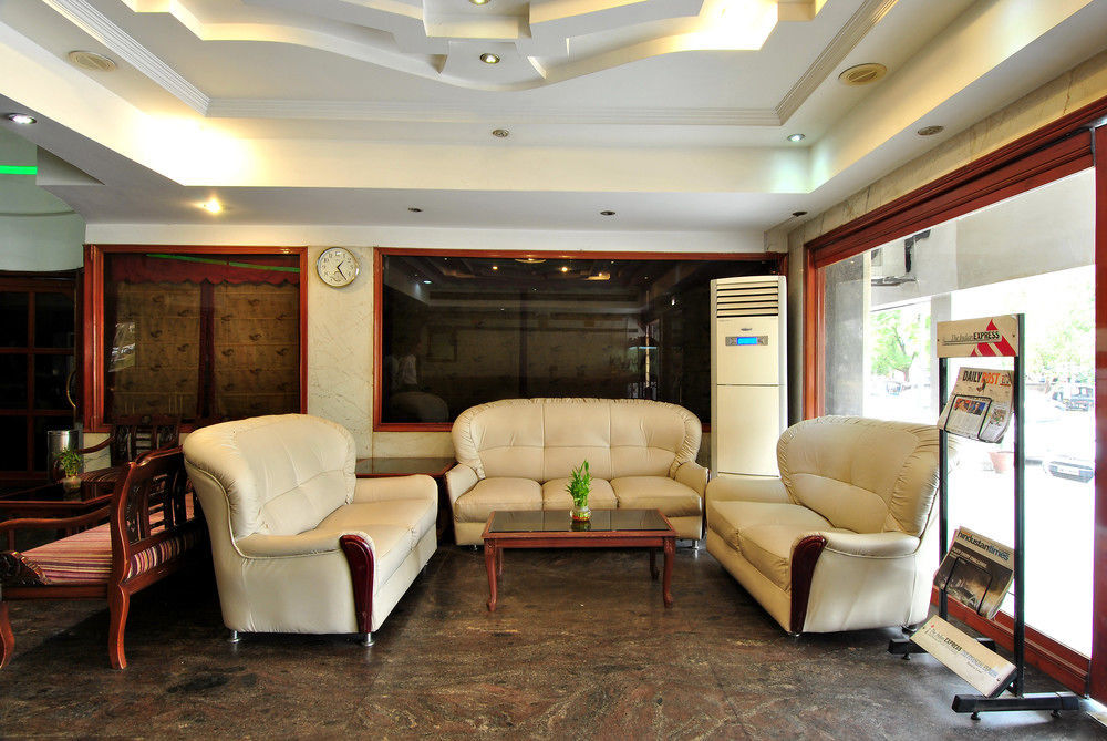 Hotel Solitaire Chandigarh - 10 Mins From Railway Station Экстерьер фото